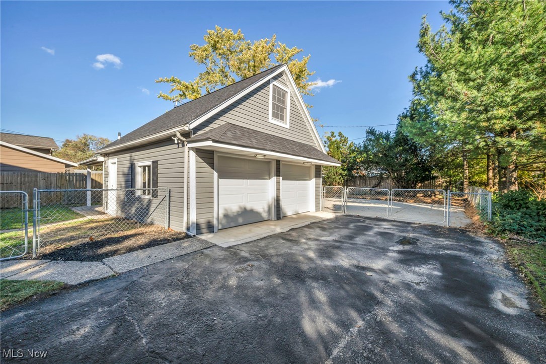 Center Ridge Hall - Residential