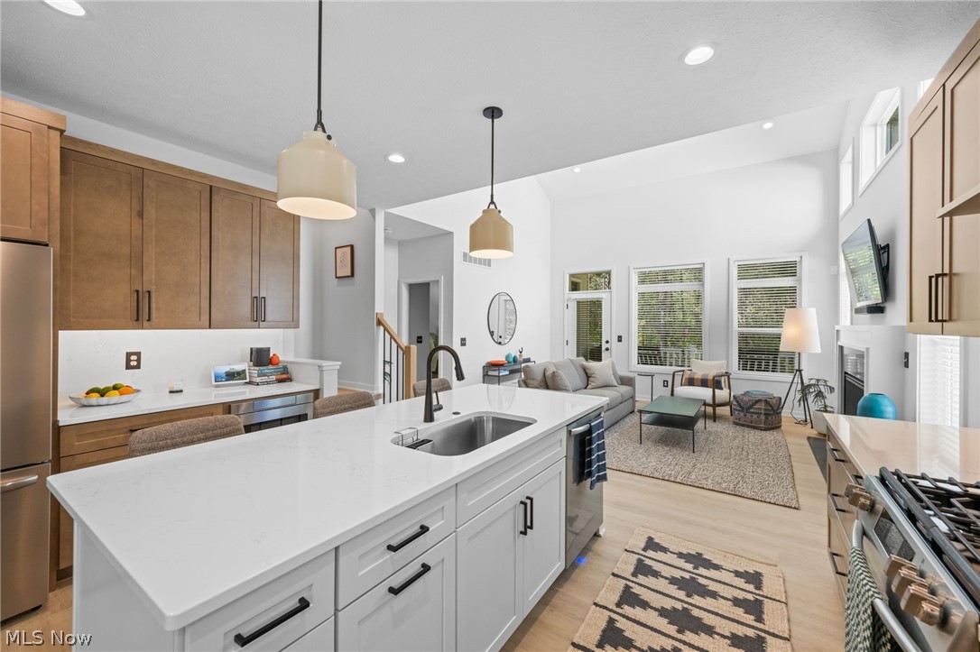 Broadview Heights Twnhms Sub - Residential