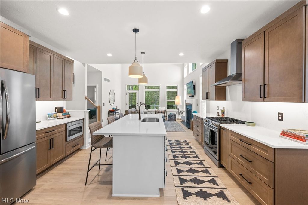 Photo of 123 Town Centre Drive, Broadview Heights, OH 44147 (MLS # 5207885)