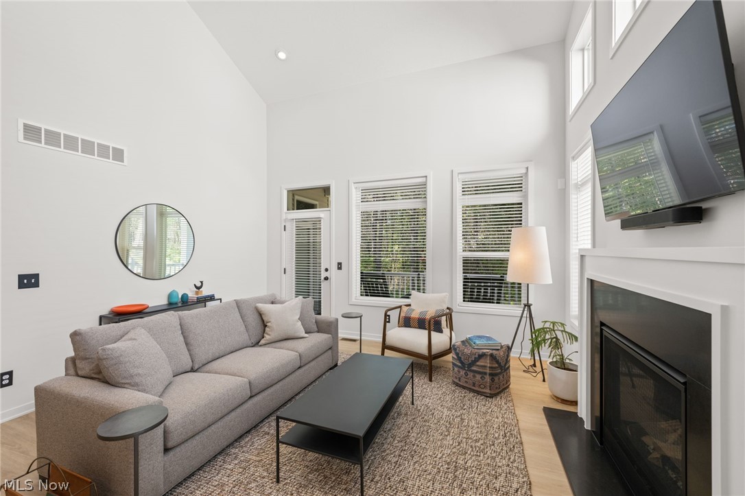 Broadview Heights Twnhms Sub - Residential