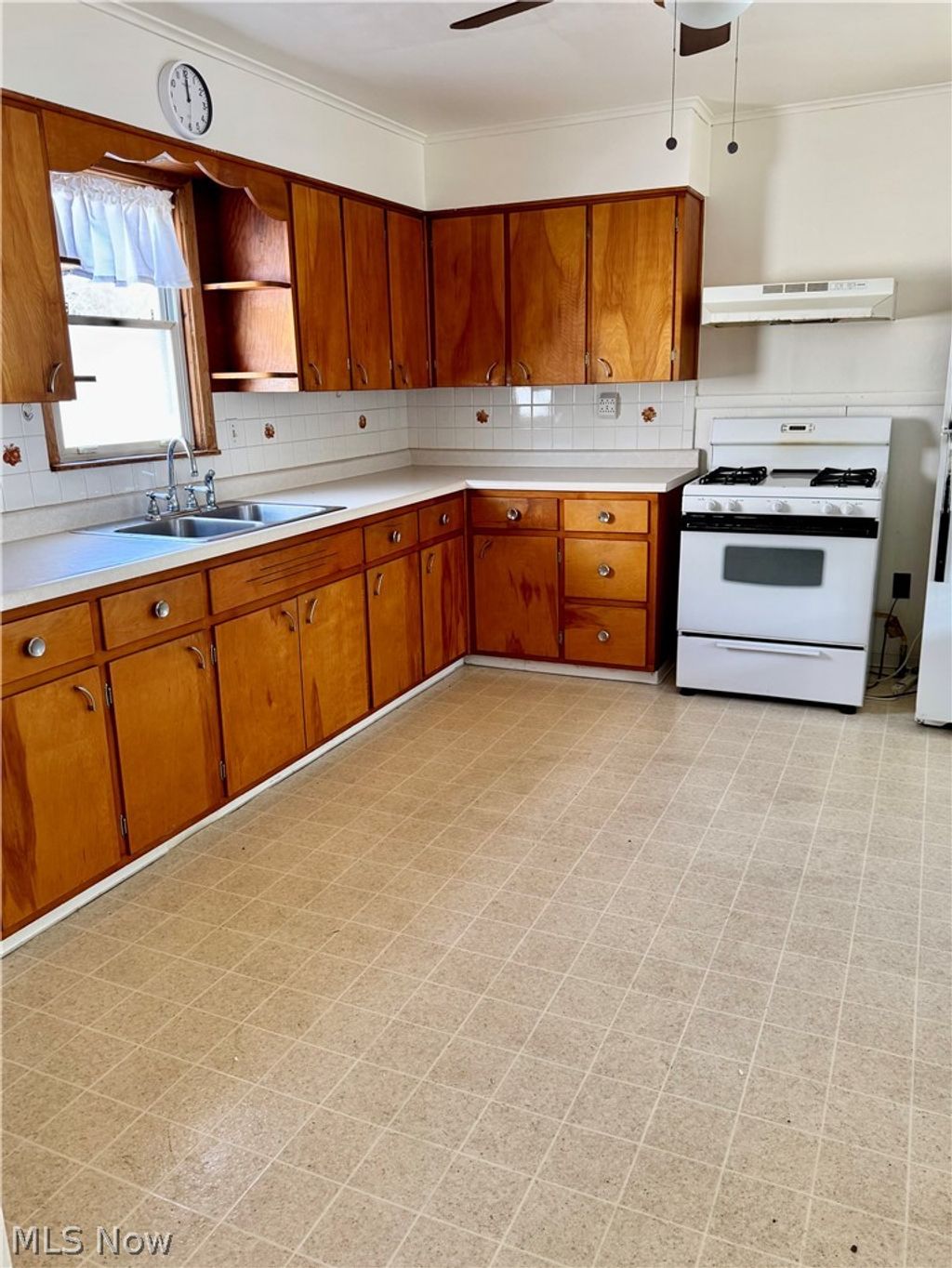 Photo of 374 Tenney Avenue, Youngstown, OH 44405 (MLS # 5189852)