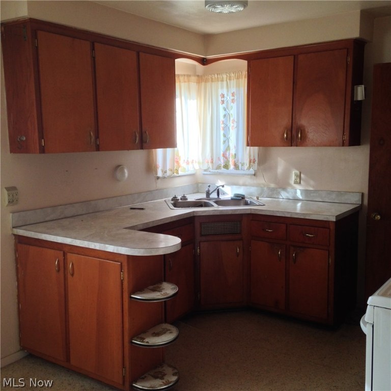 Investors Acceptance Corporati - Residential