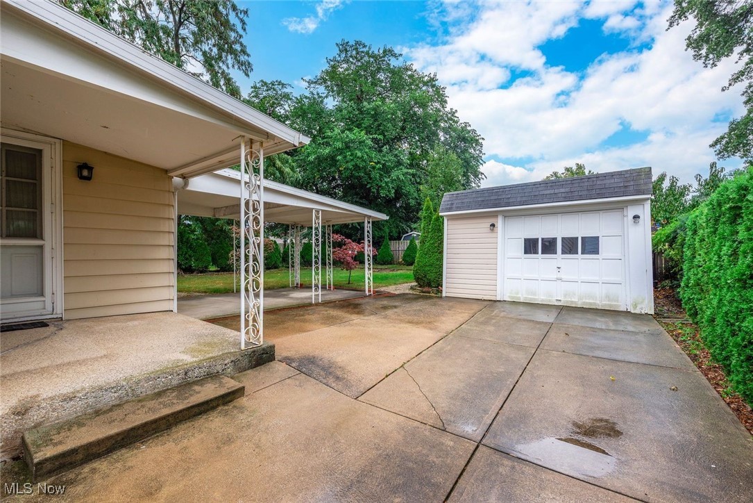 Rocky River, Ohio 44116, United States, 3 Bedrooms Bedrooms, ,2 BathroomsBathrooms,Residential,Active,217448