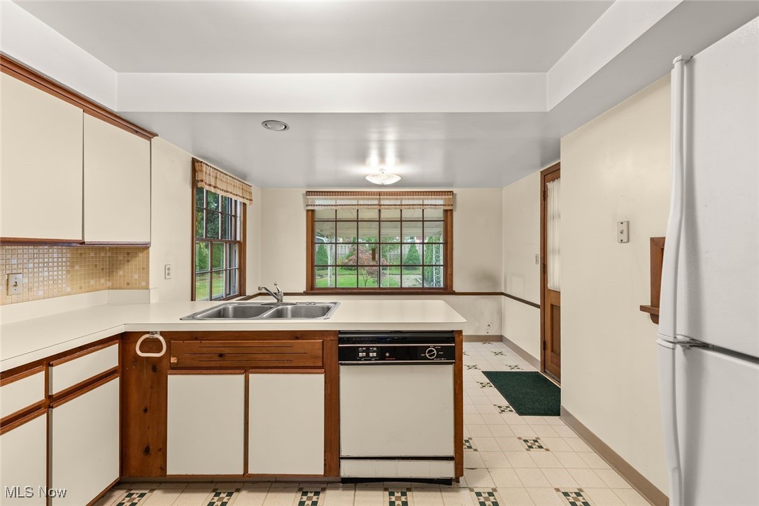 Rocky River, Ohio 44116, United States, 3 Bedrooms Bedrooms, ,2 BathroomsBathrooms,Residential,Active,217448