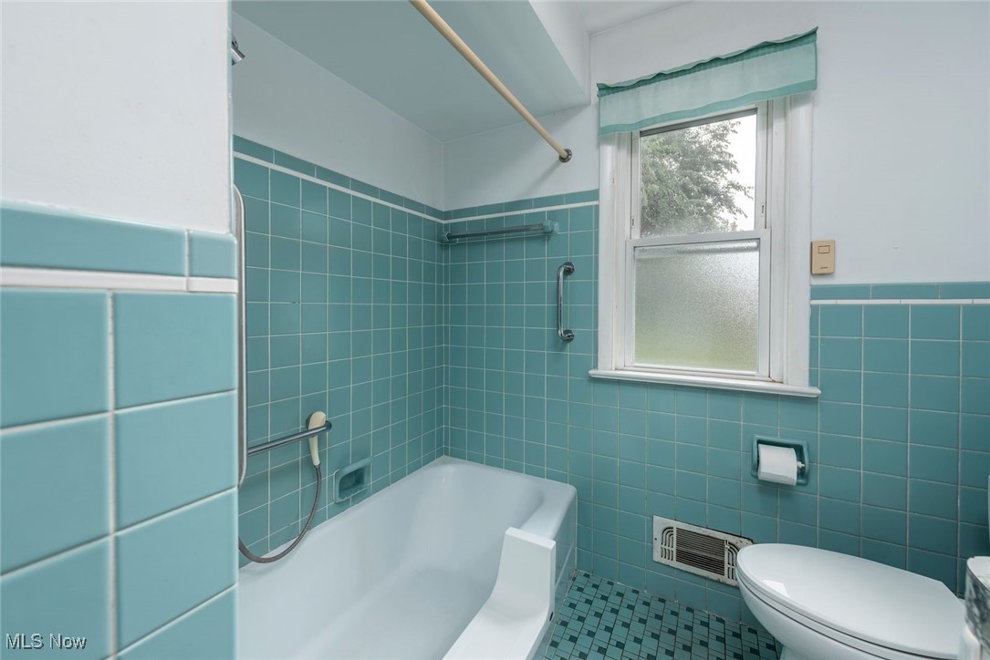 Rocky River, Ohio 44116, United States, 3 Bedrooms Bedrooms, ,2 BathroomsBathrooms,Residential,Active,217448