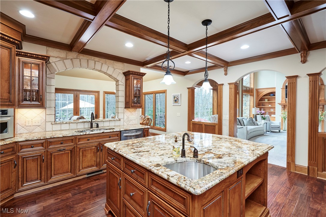 Sharon, Ohio 44281, United States, 5 Bedrooms Bedrooms, ,6 BathroomsBathrooms,Residential,Contingent,117089