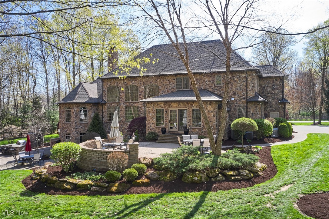 Sharon, Ohio 44281, United States, 5 Bedrooms Bedrooms, ,6 BathroomsBathrooms,Residential,Contingent,117089