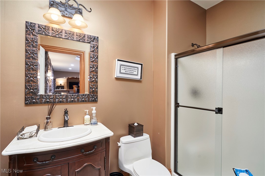 Sharon, Ohio 44281, United States, 5 Bedrooms Bedrooms, ,6 BathroomsBathrooms,Residential,Contingent,117089