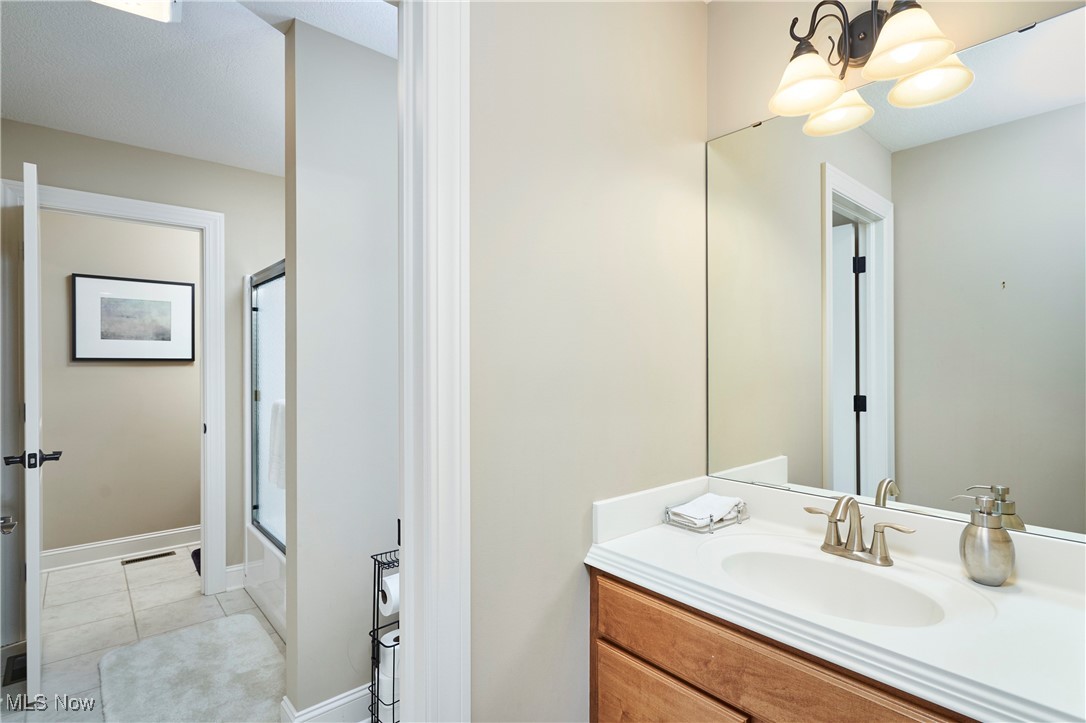 Sharon, Ohio 44281, United States, 5 Bedrooms Bedrooms, ,6 BathroomsBathrooms,Residential,Contingent,117089