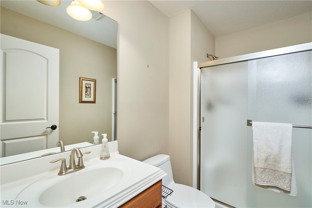 Sharon, Ohio 44281, United States, 5 Bedrooms Bedrooms, ,6 BathroomsBathrooms,Residential,Contingent,117089