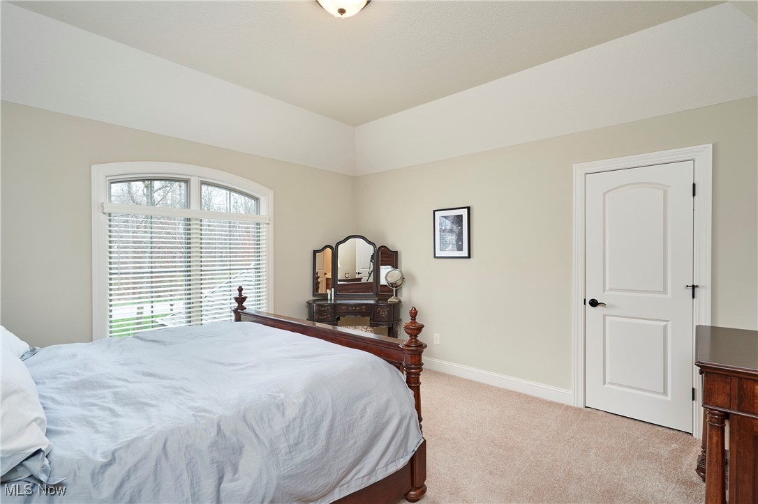 Sharon, Ohio 44281, United States, 5 Bedrooms Bedrooms, ,6 BathroomsBathrooms,Residential,Contingent,117089