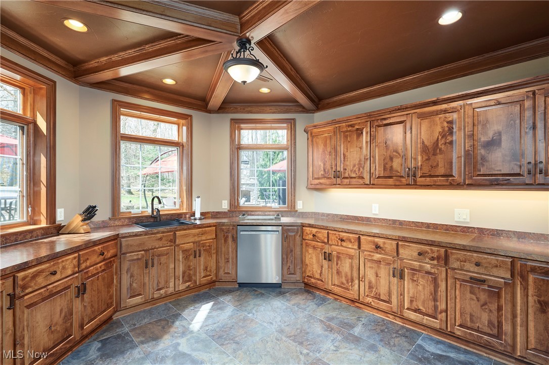 Sharon, Ohio 44281, United States, 5 Bedrooms Bedrooms, ,6 BathroomsBathrooms,Residential,Contingent,117089