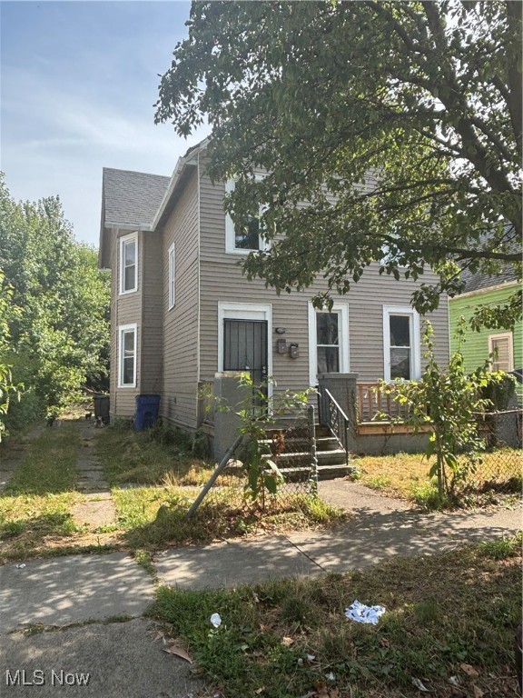 This Colonial style duplex-situated in the heart of Cleaveland is awaiting it's next investor! Each unit features living room, dining room, kitchen and 2 bedrooms-1 full bathroom per unit. Very solid property but will need repairs and cosmetic updates.
Down unit is occupied on MTM lease at $750.00, up unit is vacant. Property situated in a very convenient location in the city giving quick access and short distances to freeways, Cleveland Clinic, Downtown Cleveland in addition to several other attractions the city offers. Get your showings scheduled!