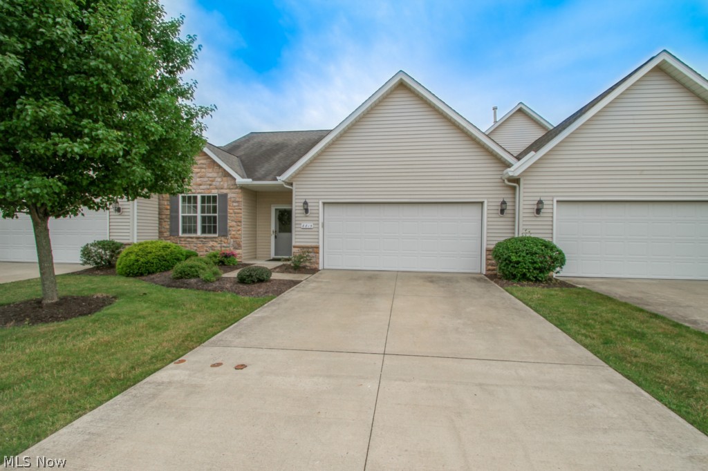 Commons in the Falls Condominium - Residential