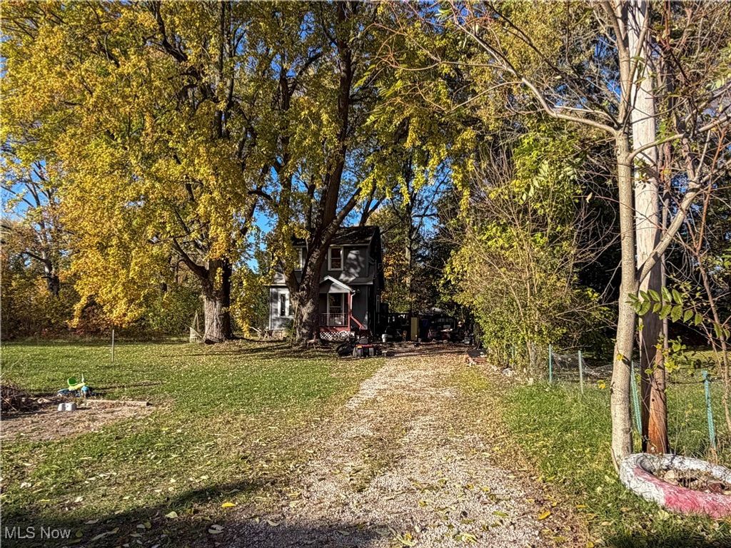 Photo of 322 North Road NW, Niles, OH 44446 (MLS # 5168443)