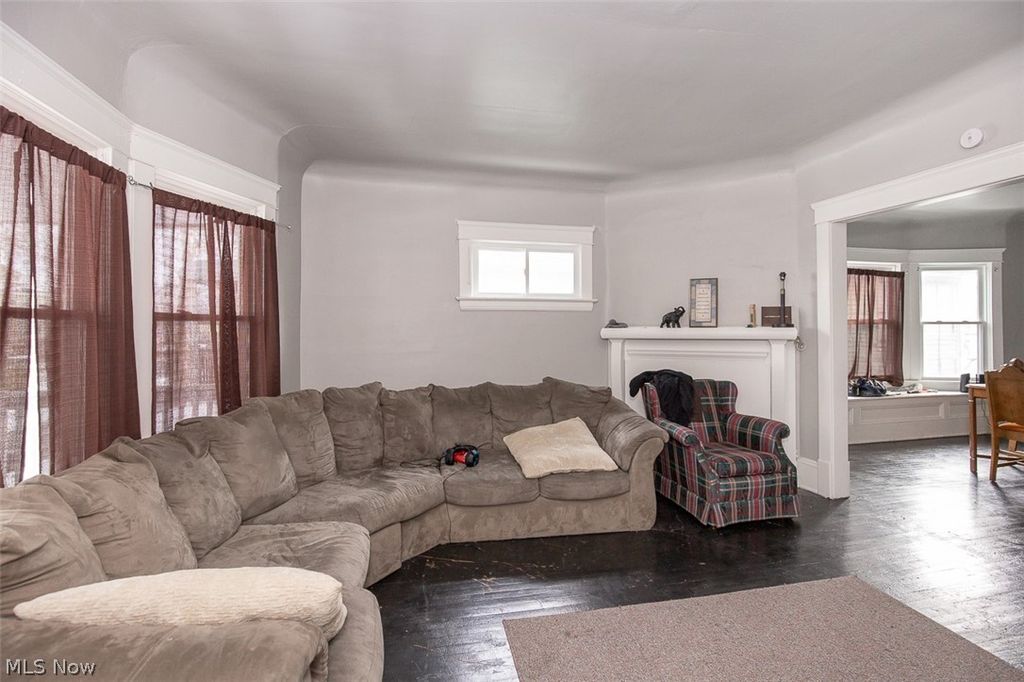 Photo of 10322 Parkgate Avenue, Cleveland, OH 44108 (MLS # 5205533)