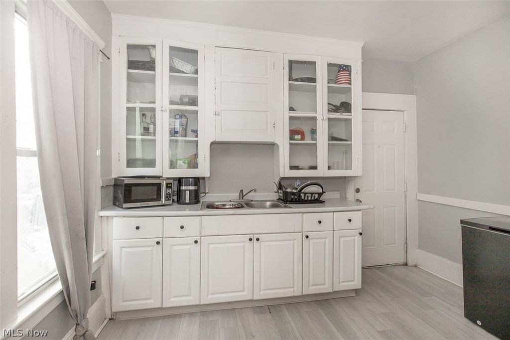 Photo of 10322 Parkgate Avenue, Cleveland, OH 44108 (MLS # 5205533)