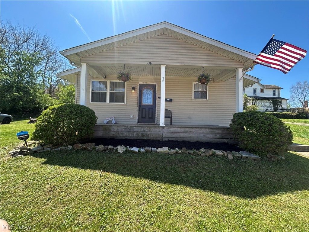 Photo of 982 Greenwood Avenue, Zanesville, OH 43701 (MLS # 5195168)