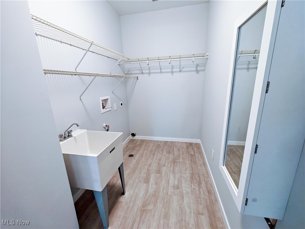 Beachwood, Ohio 44122, United States, 3 Bedrooms Bedrooms, ,3 BathroomsBathrooms,Residential,Active,153927