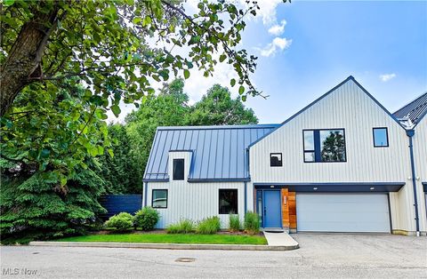 2434 Richmond Road Beachwood OH 44122