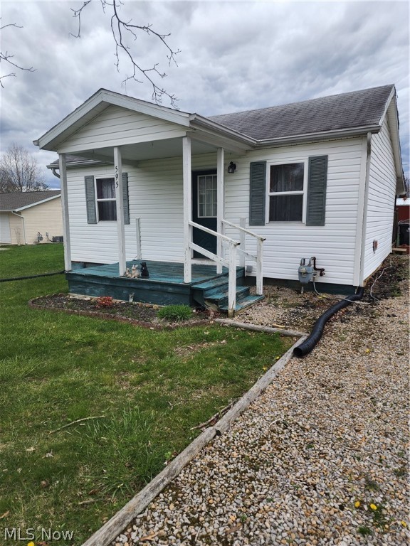 Affordable living in this completely updated Home! Located in Maysville School district,this home is as cute as can be!
Updates include new flooring,windows,covered back porch,gas wall heater in basement,and newer water heater.
The fenced in backyard is perfect to keep your furbabies safe! Dont wait to view! This wont last long!!