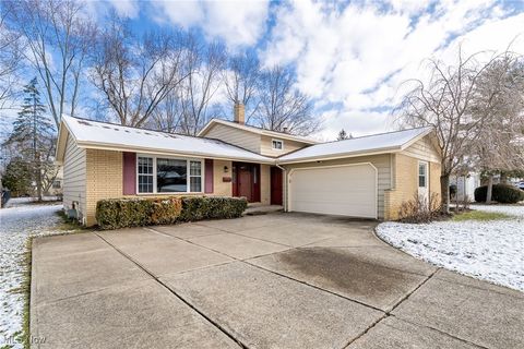 26712 Sudbury Drive, North Olmsted, OH 44070 - #: 5104117