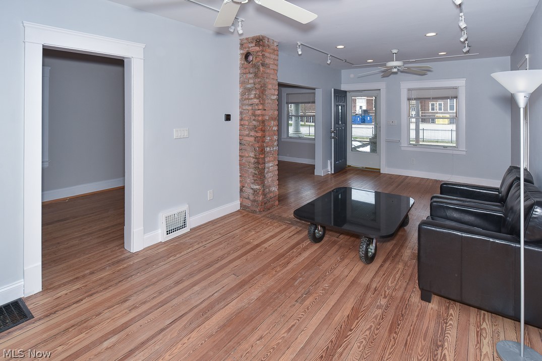 B Pelton Trustees Allotment - Residential Income