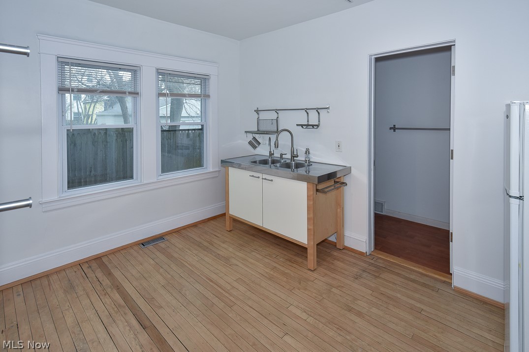 B Pelton Trustees Allotment - Residential Income