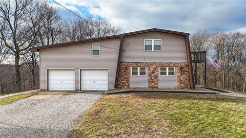 Tiny photo for 448 Ridgeview Drive, St Marys, WV 26170 (MLS # 5175939)