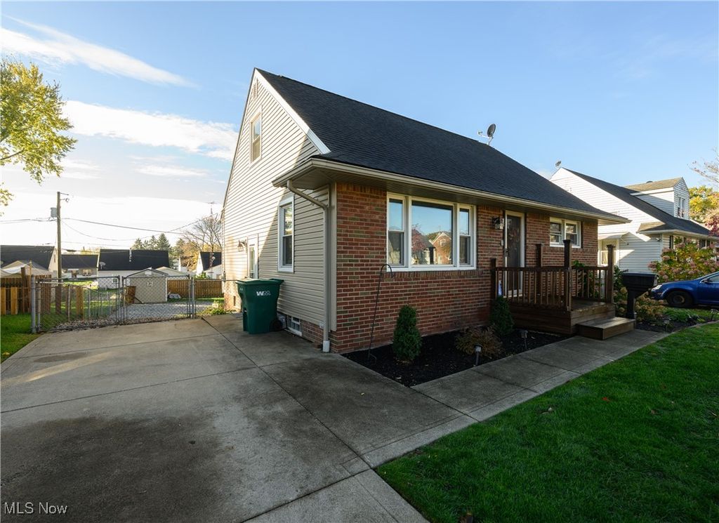 Photo of 1624 34th Street NE, Canton, OH 44714 (MLS # 5178227)