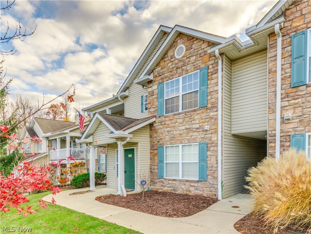 Lenox Crk Condo - Residential