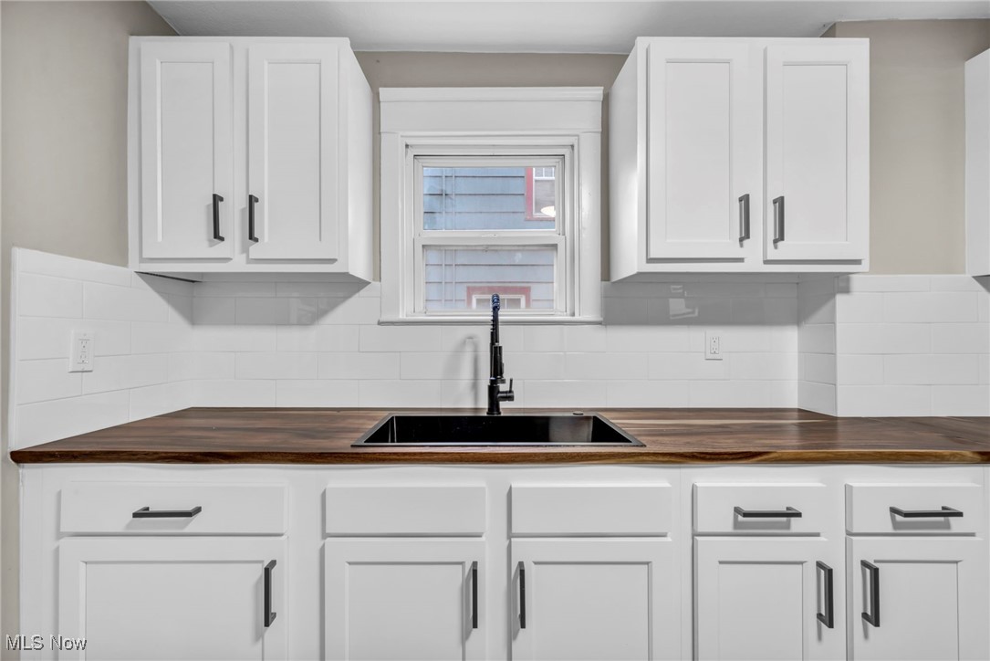 Uplands Sub/Charles A Posts - Residential