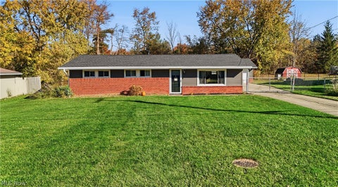 Photo of 1725 Pike Parkway Pkwy, Streetsboro, OH 44241 (MLS # 5255318)