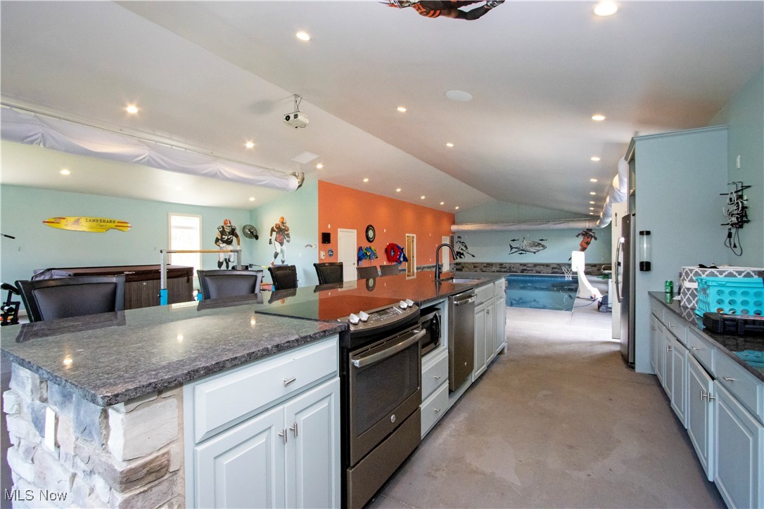 Estates/6 Mile Station - Residential