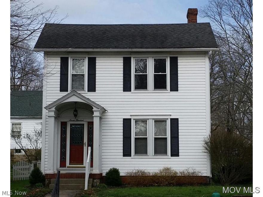 Beautiful Victorian home on a corner lot with restored wood floors in the 1st floor and original built-ins.  Updated kitchen and bathrooms, 10 year old roof, newer boiler system, insulated windows, siding, beautiful curb appeal.  Elem: Washington Elementary School  Elem/Bus: N  JrHigh: Marietta Middle School School  JrHigh/Bus: Y  High: Marietta High School  High/Bus: Y  Fire: CIT  Police: CTY  PossFreeGas: N  ;SQFT=Fin L1:1065, Fin L2:912, Fin Above:1977, Fin Total:1977, Unfin L1:0, Unfin L2:0, Unfin Bsmt:432, Unfin Above:432;PRKG= On Street