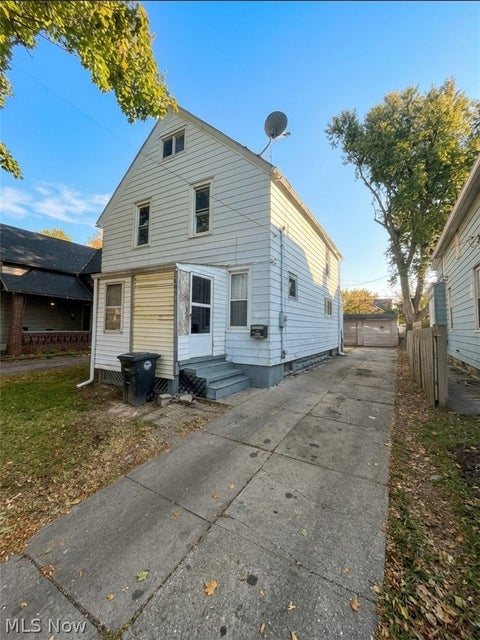 Photo of 2011 Willowdale Avenue, Cleveland, OH 44109 (MLS # 5255607)