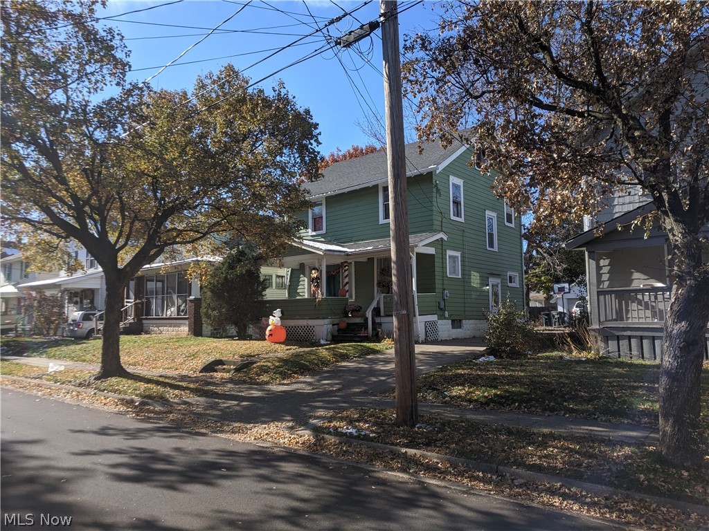 Attention investors Turn Key Opportunity to generate immediate income. Established leases in place on all units. Rents are low compared to market rates.
Seller is consolidating and looking for immediate cash sale.
This home has 3 Bedrooms 1 Full Baths 1152 Sq Ft
Current lease is Month to Month
Current Lease is 625 Market Lease is 867
12 Single family units available buy 1 or the entire block of them
All properties are priced below market. Get them Going Going Gone
# 344 Lease 35K, # 665 Gage 35K, # 434 McGowan 30K, # 1253 Herberich 30K, # 1018 Herberich 37K, # 1008 Burkhardt 30K, # 75 Lake 20K, # 762 Euclid 40K, # 836 5th 30K, # 734 Baird 41K, # 408 Pioneer 40K, # 720 Belden 70K.
Contact agent for additional details.