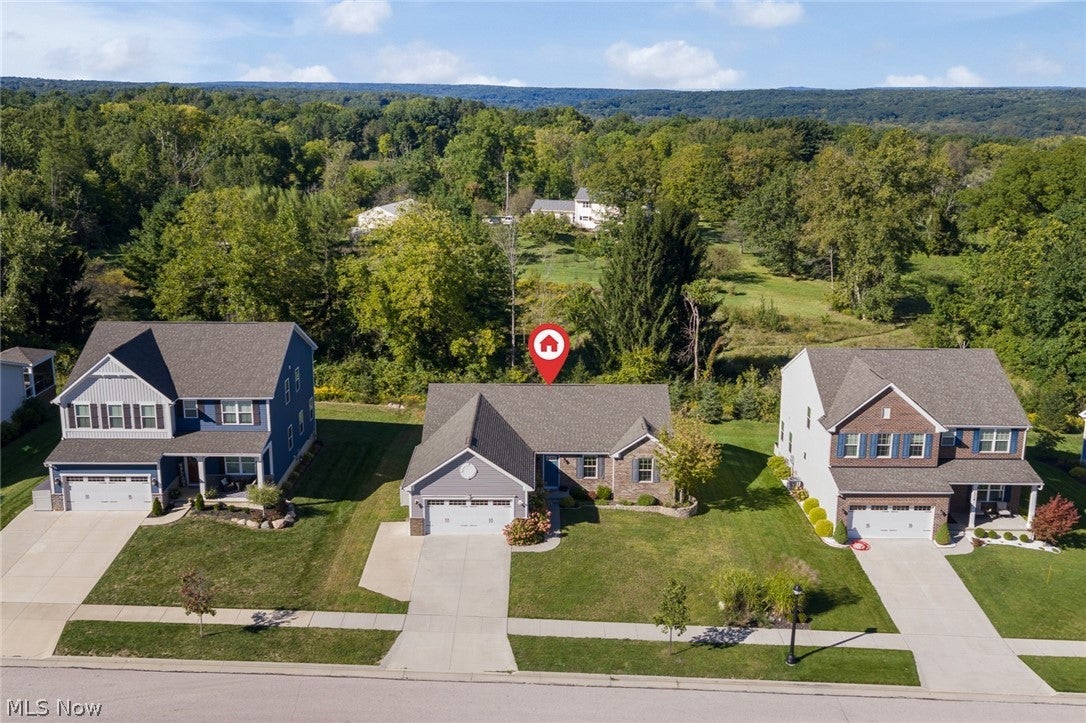 2049 W Woodland Drive