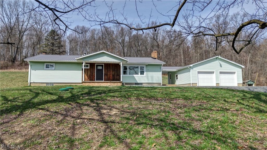 Photo of 3265 Yorkview Road SW, New Philadelphia, OH 44663 (MLS # 5193422)