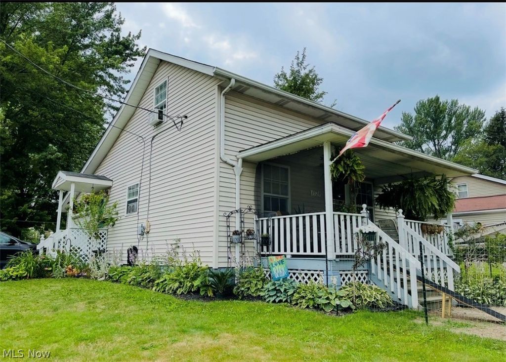 Photo of 1528 22nd Street NE, Canton, OH 44714 (MLS # 5181342)