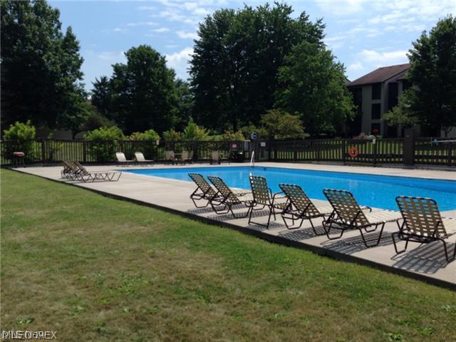 Oak Knolls Condo - Residential