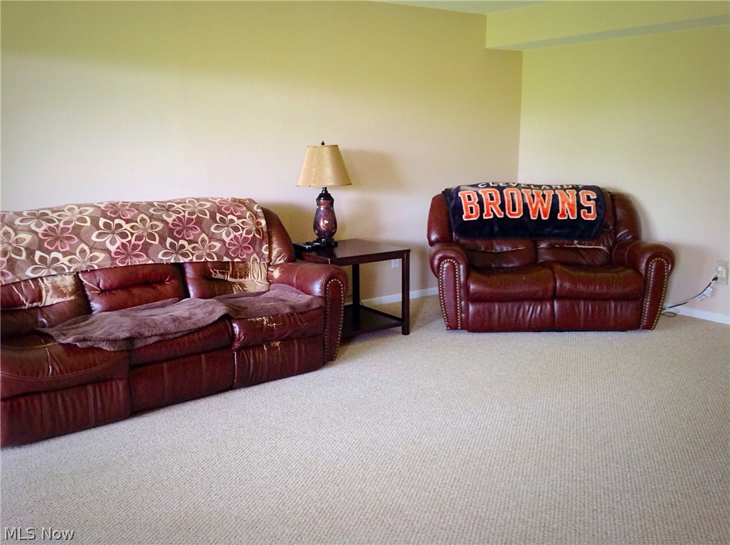 Oak Knolls Condo - Residential