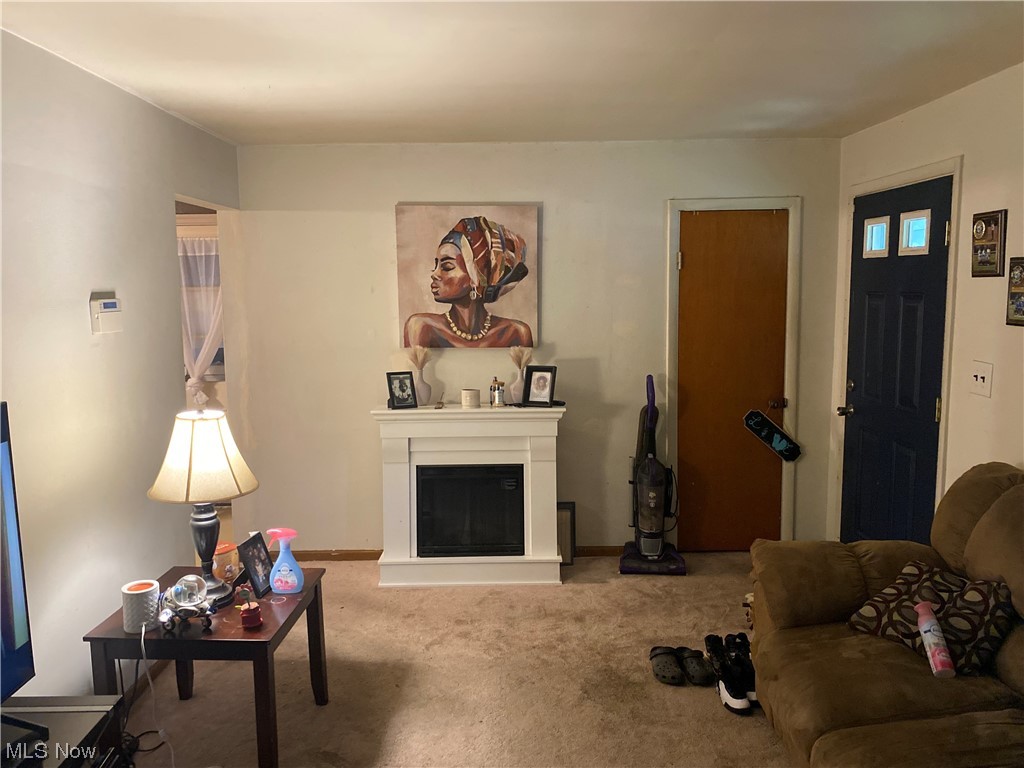 Dewey Manor 03 - Residential