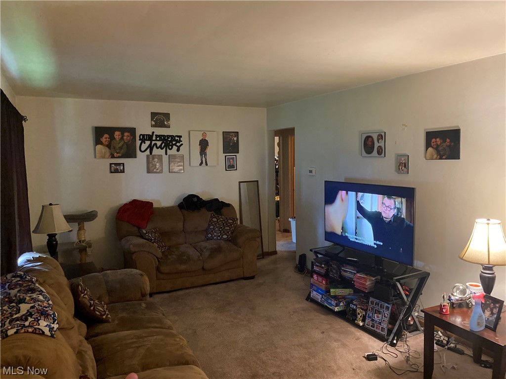 Dewey Manor 03 - Residential