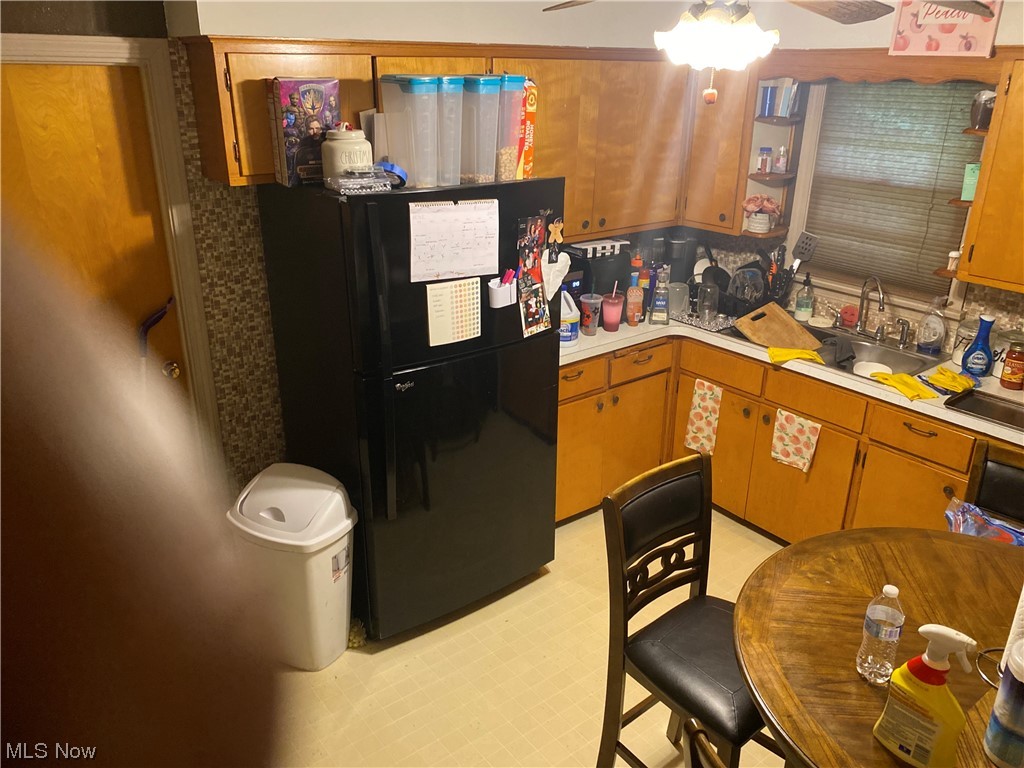 Dewey Manor 03 - Residential