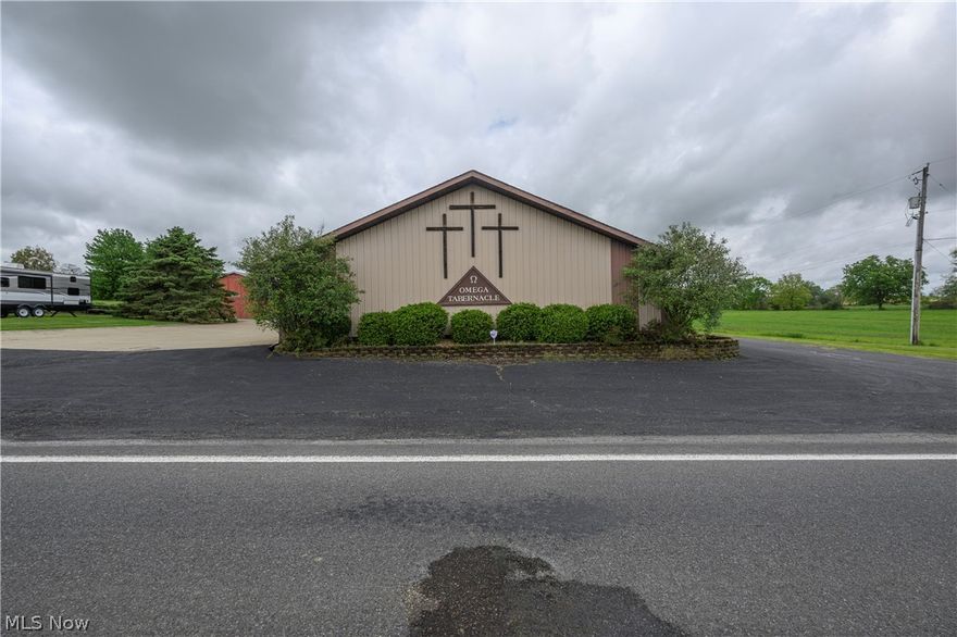 Rare opportunity in beautiful Dalton!  Welcome to 2587 Alabama Ave SW!  Currently being used as a place of worship, this 100% zoning free property offers over 3300 sqft of beautifully maintained space to be utilized in whichever way the new owner wishes!  So, whether you're looking for a new church to grow into, an office space, a "barndominium" conversion, or a new space to run a business; this amazing property will be able to accommodate whatever needs you may have!  This charming property has been lovingly and meticulously maintained by current owners for decades and is ready to provide that same value to its new owners!
Call TODAY, for your private showing!