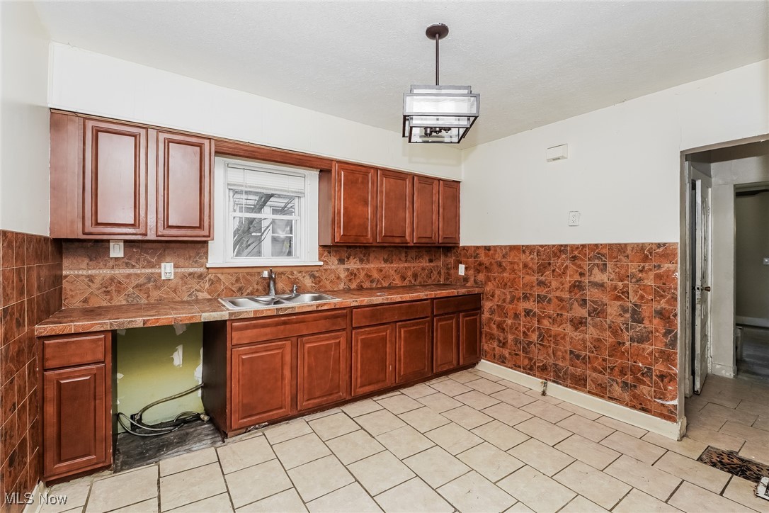 14613 Westropp Avenue, Cleveland, Ohio image 2