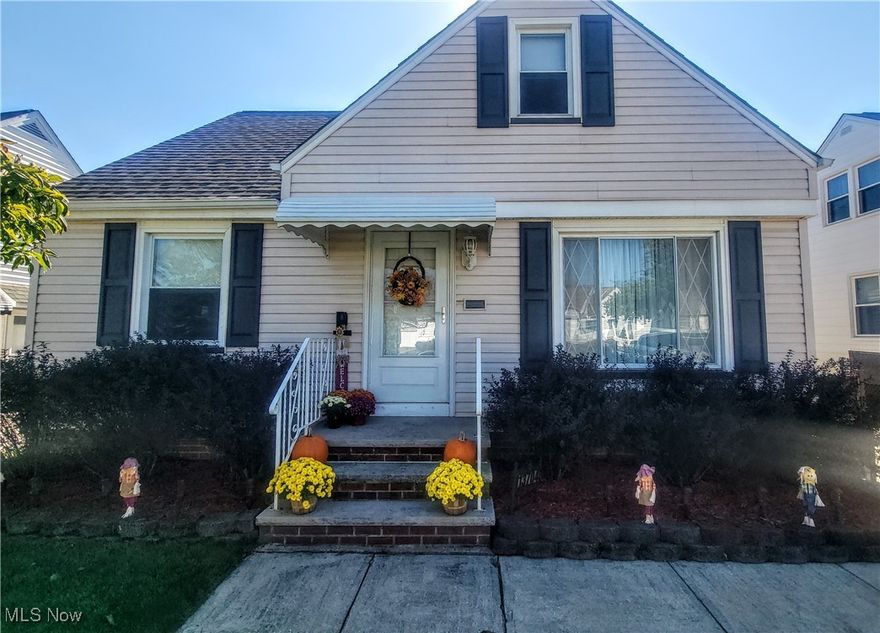 Wonderful 3 bedroom dollhouse * Updated and spotless * Many recent updates include; roof (tear-off house & garage), Bryant HVAC, HWT,  brand new granite countertops in kitchen and main bath, vinyl replacement windows/doors, fixtures, flooring, & more! All kitchen appliances stay * 100% fenced/gated * meticulously maintained and cared for * beautifully finished upstairs an office and bedroom * new covered patio * finished rec room * inside/outside curb appeal in A++