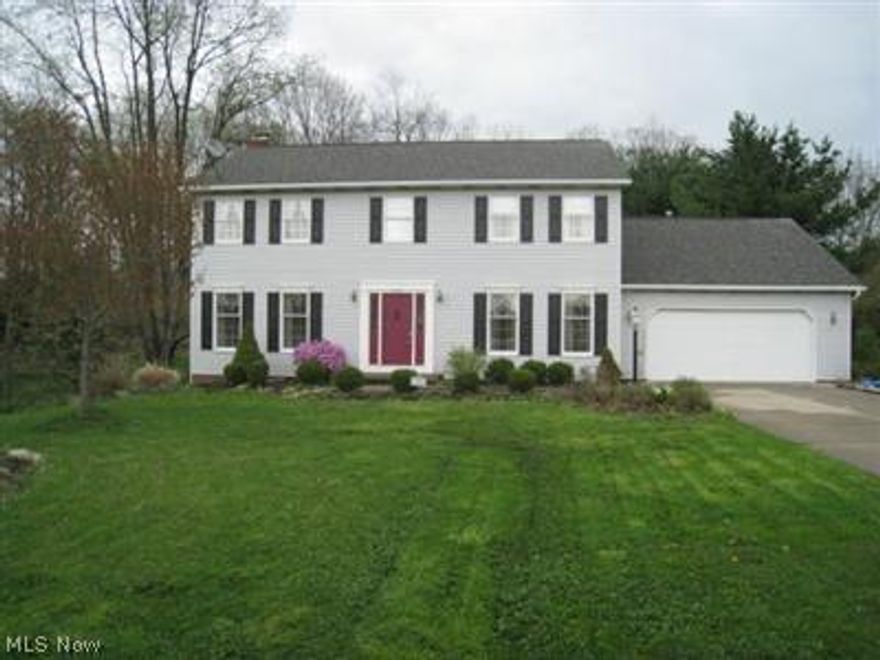 Great 4 bedroom, 2.5 bath home with walkout lower level! Open floor plan has spacious kitchen with lots of cupboard space, built in desk, stainless steel appliances, dinette and tile floor. Wonderful great room with fireplace. Formal living room, formal dining room, laundry room and half bath on the main floor. Amazing finished walk-out lower level offers rec room, bonus room AND office area! Upgrades include security system, hardwood & tile floors, 3 season room, extra storage in garage and more! Updates include newer roof, newer furnace, Anderson windows and new garage door opener. This Memmer built home sits at the end of a cul-de-sac in a great Jackson neighborhood.