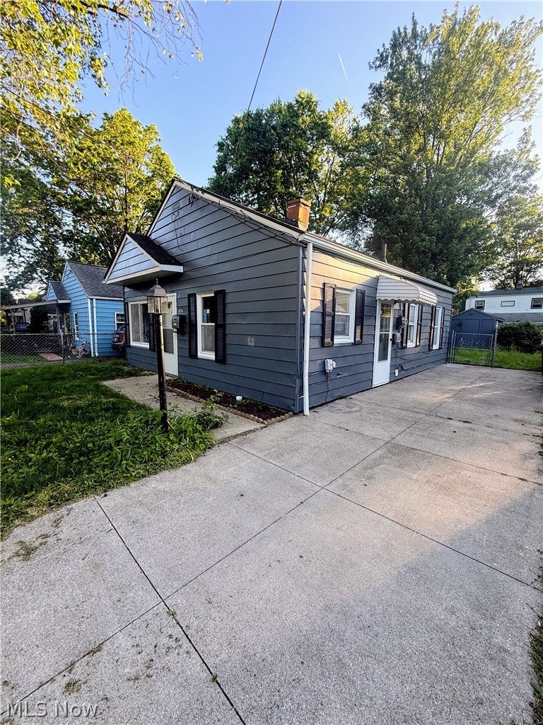 1054 Merton Avenue